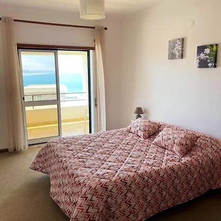Spacious In With Sea View Apartment *