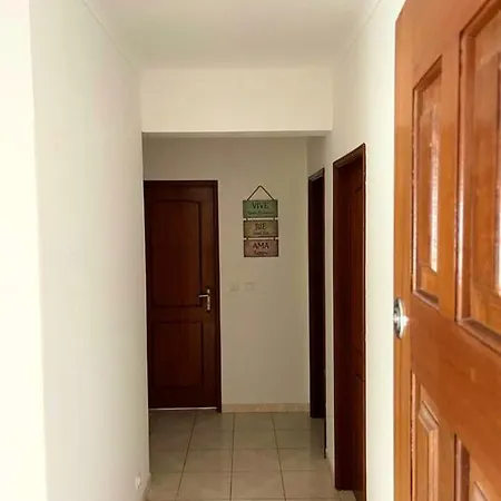 Spacious In With Sea View Apartment
